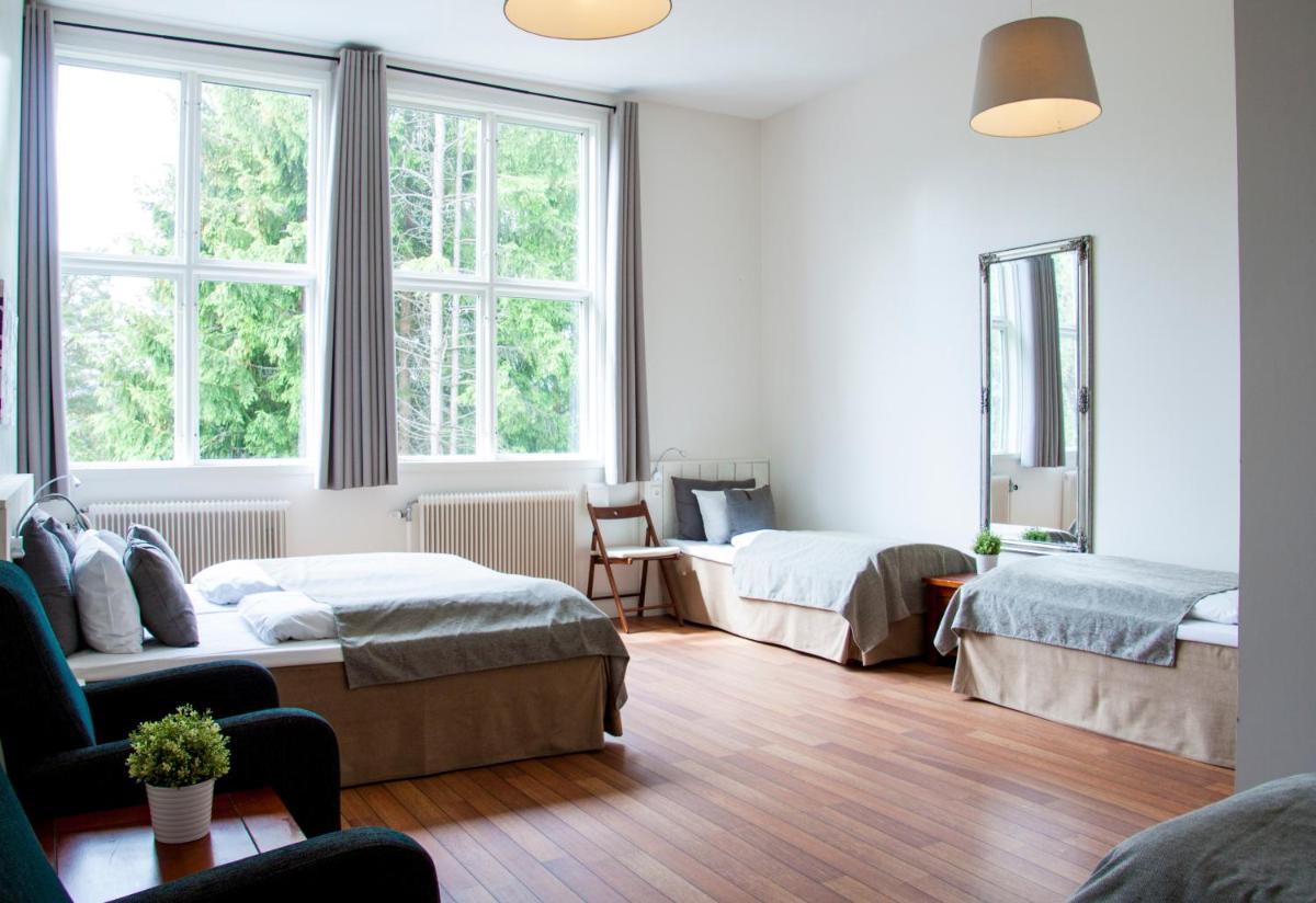Guesthouse Eleven Hotel - Housity