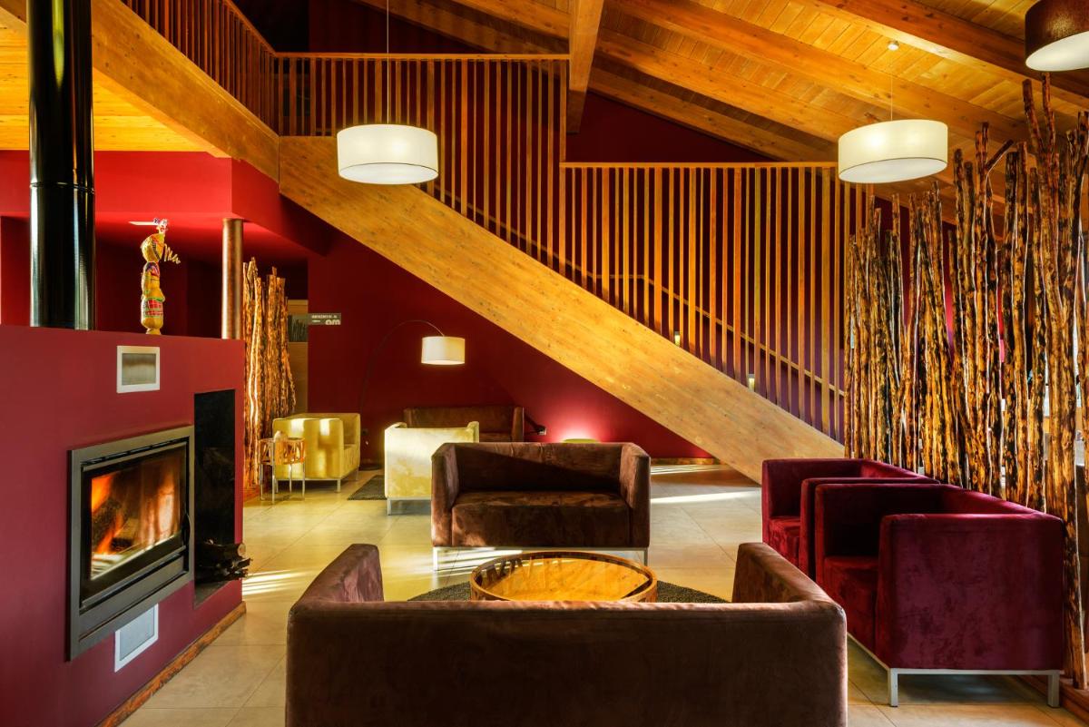 Zona de estar de Hotel Spa Aguas de los Mallos