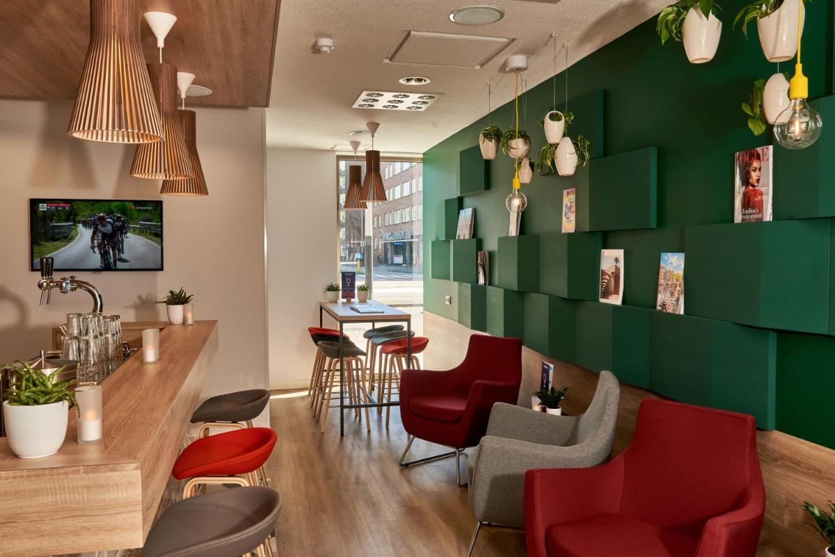 Holiday Inn Express Amsterdam - City Hall, an IHG Hotel - Housity