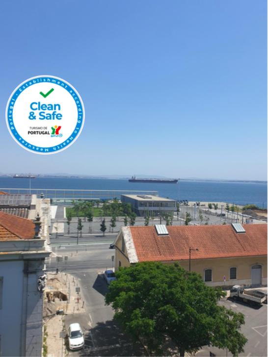 Alfama Apartments Services - Housity