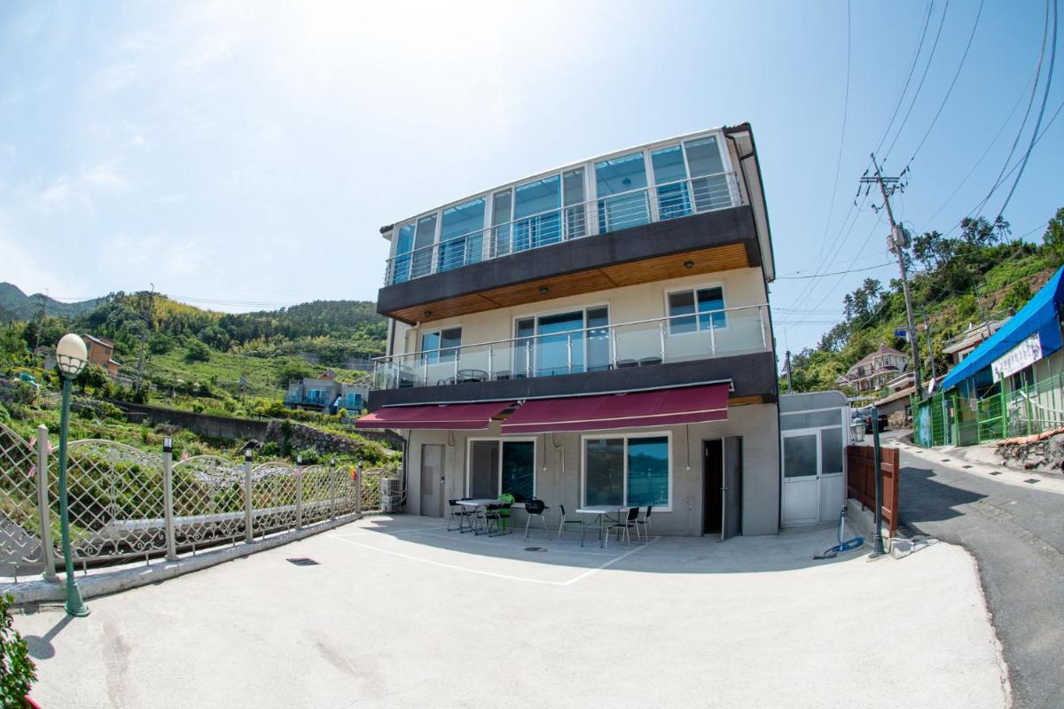 Geoje Blueberry Pension - Housity