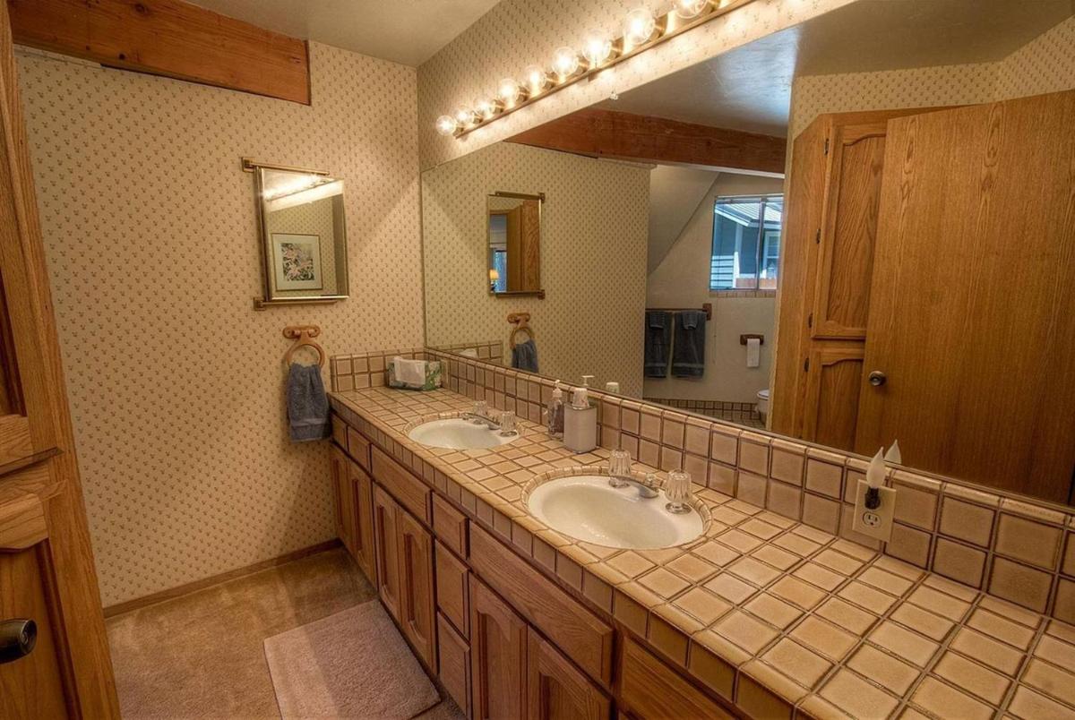 Fool Around House by Lake Tahoe Accommodations - Housity