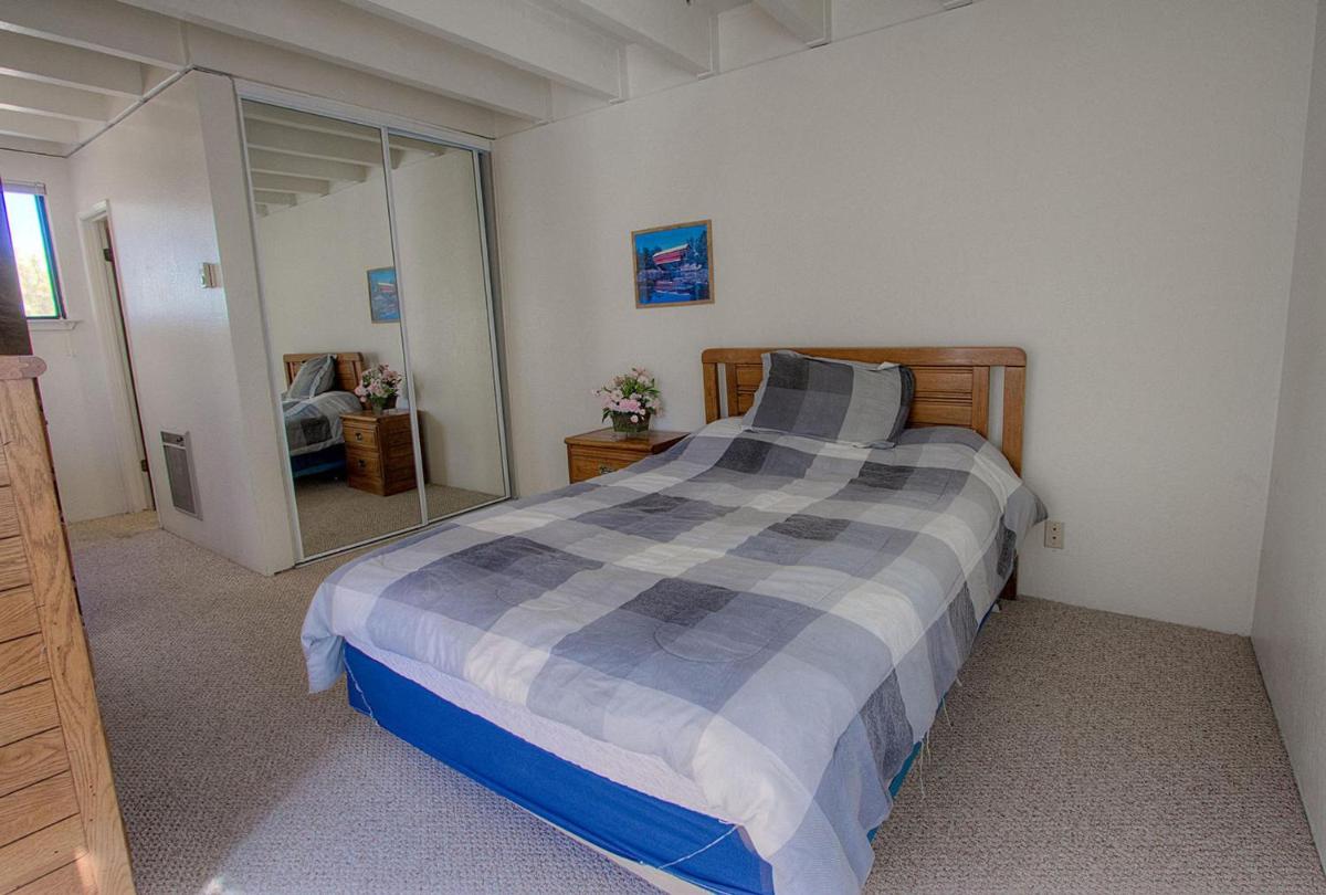 Village Pleasure by Lake Tahoe Accommodations - Housity
