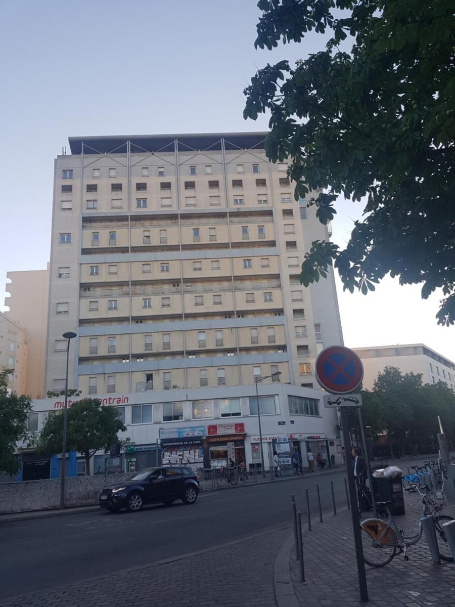 Chambre chez l'habitant face à la gare de Bordeaux - Housity