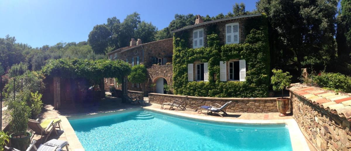 Villa spacieuse en campagne près de La Garde-Freinet avec piscine - Housity