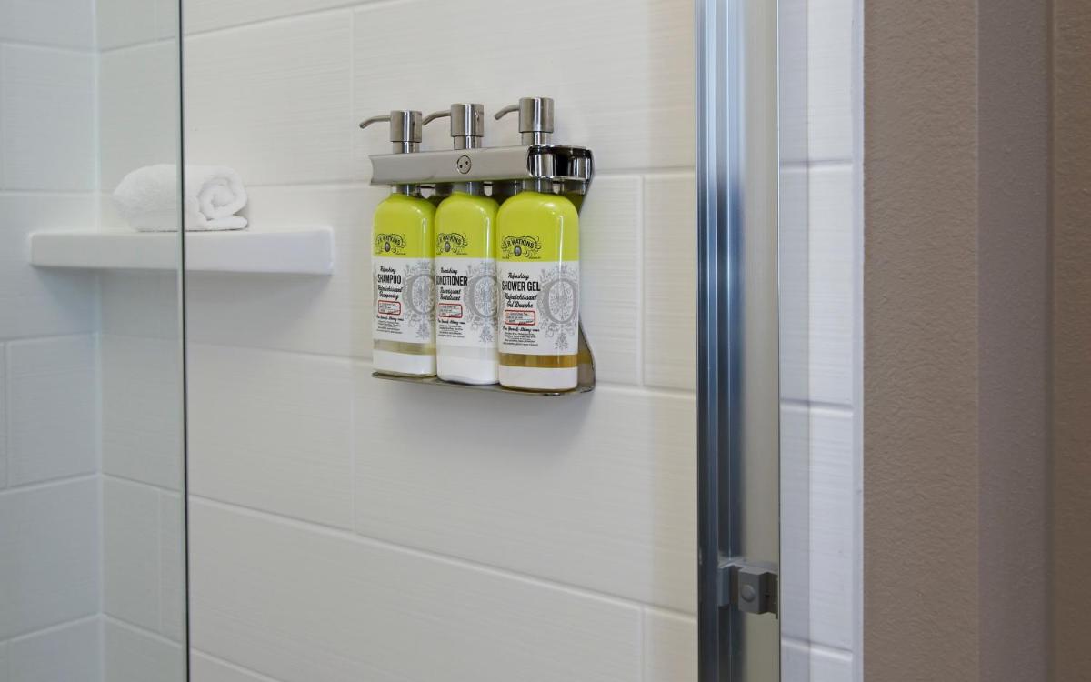 Holiday Inn Express & Suites Dallas Frisco NW Toyota Stdm, an IHG Hotel - Housity
