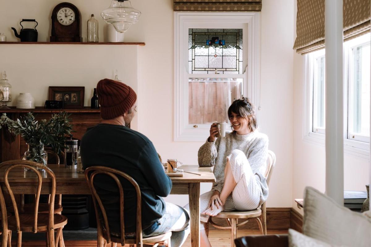 Ned Kelly’s Marlo Cottage - in the best Beechworth location - Housity