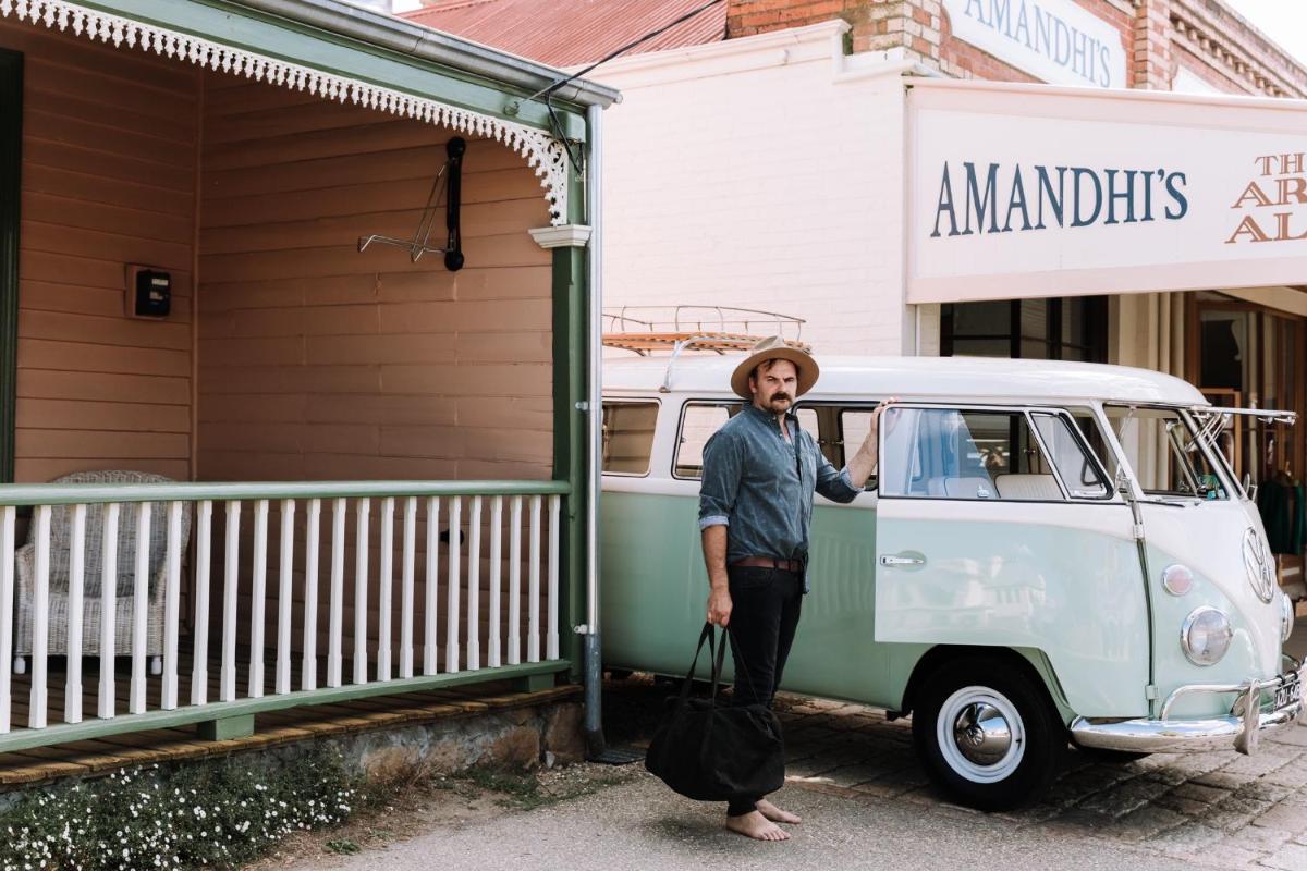 Ned Kelly’s Marlo Cottage - in the best Beechworth location - Housity