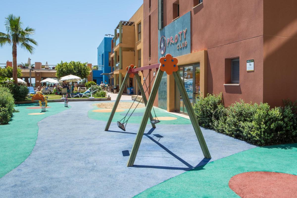 Zona de juegos infantil en Protur Roquetas Hotel & Spa