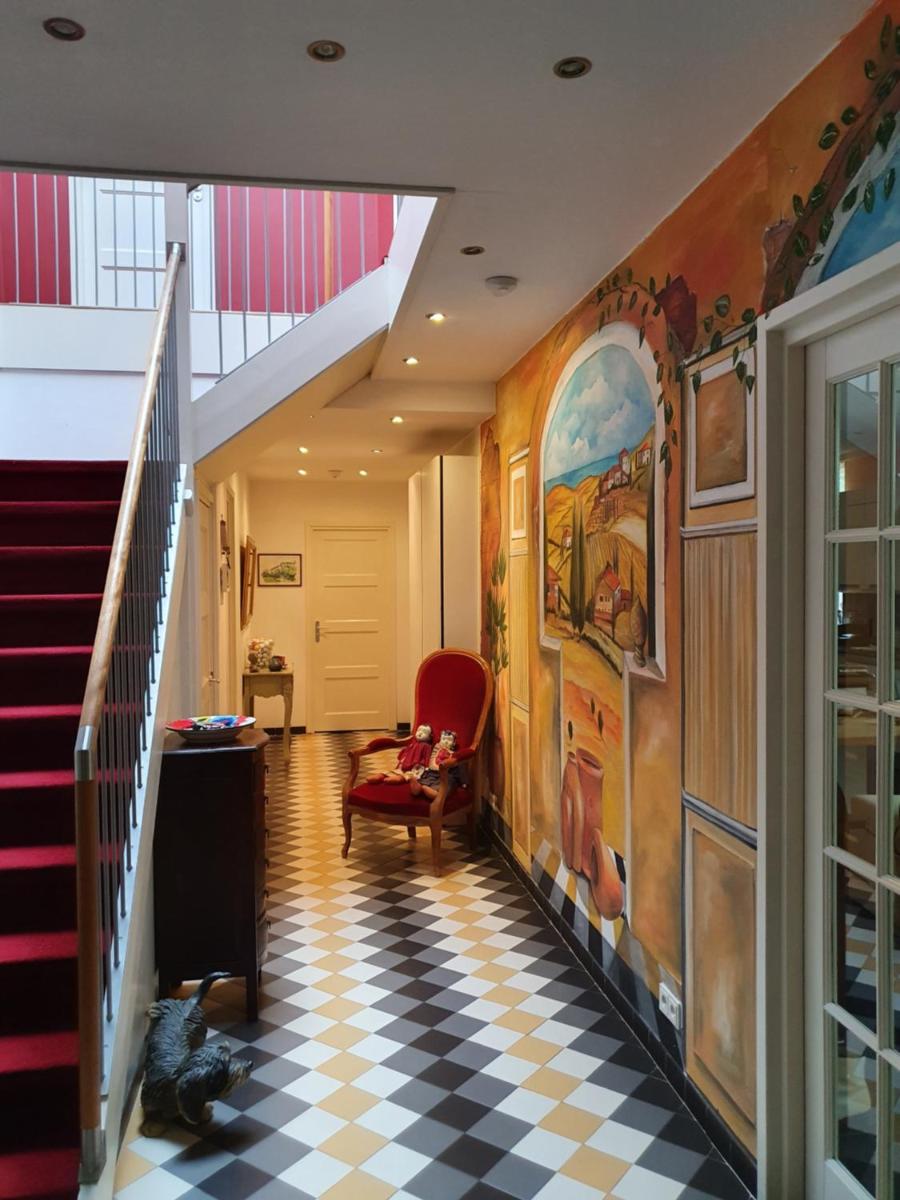 De Rode Beuk - Housity