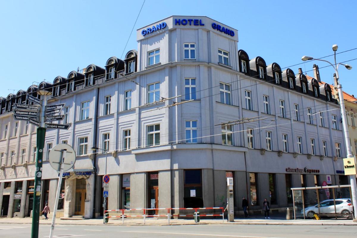 Hotel Grand - Housity