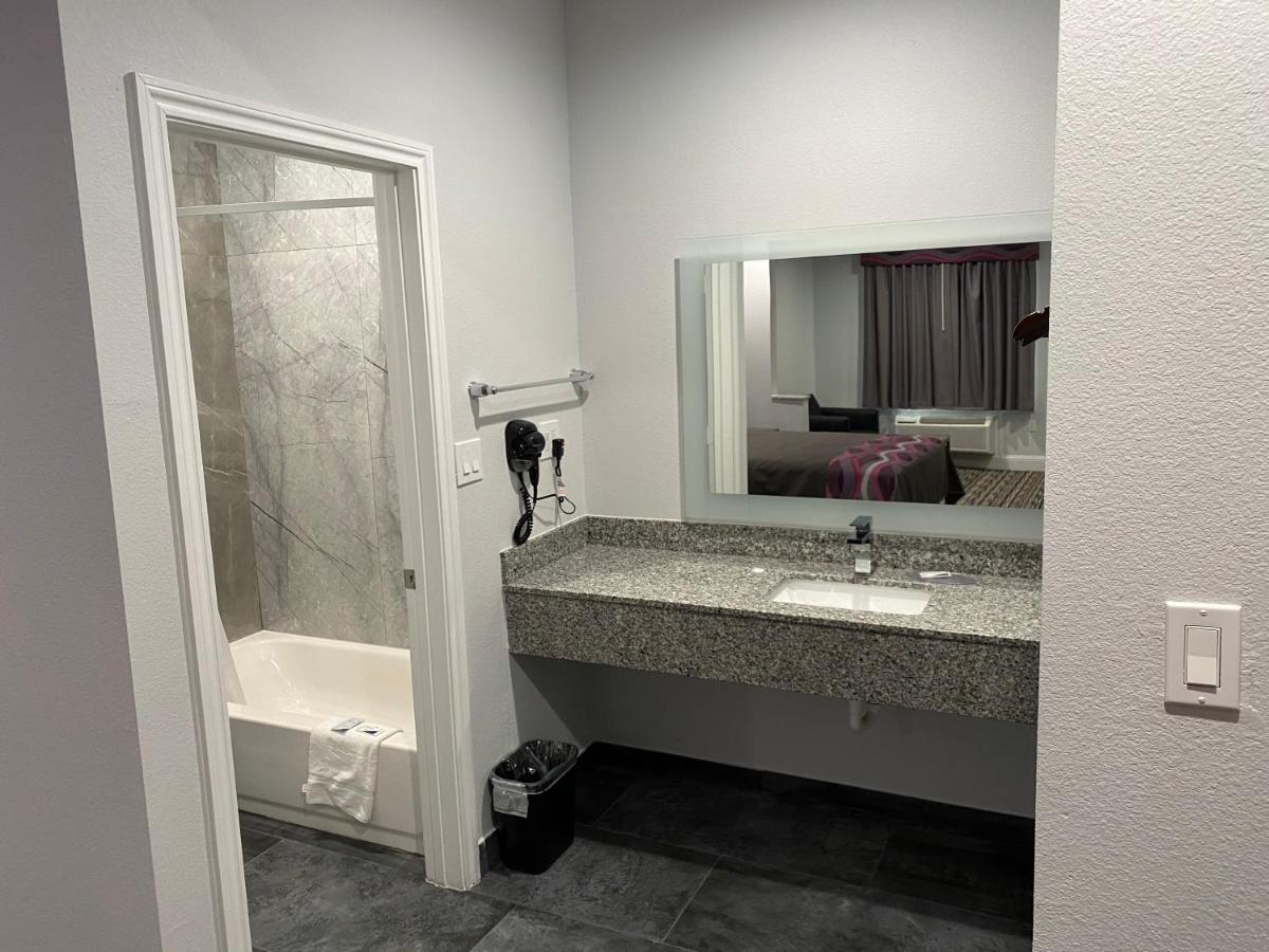Palace Inn Crosby - Housity