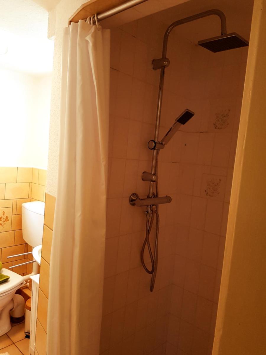 Schuhsterhus am Bodden - Housity