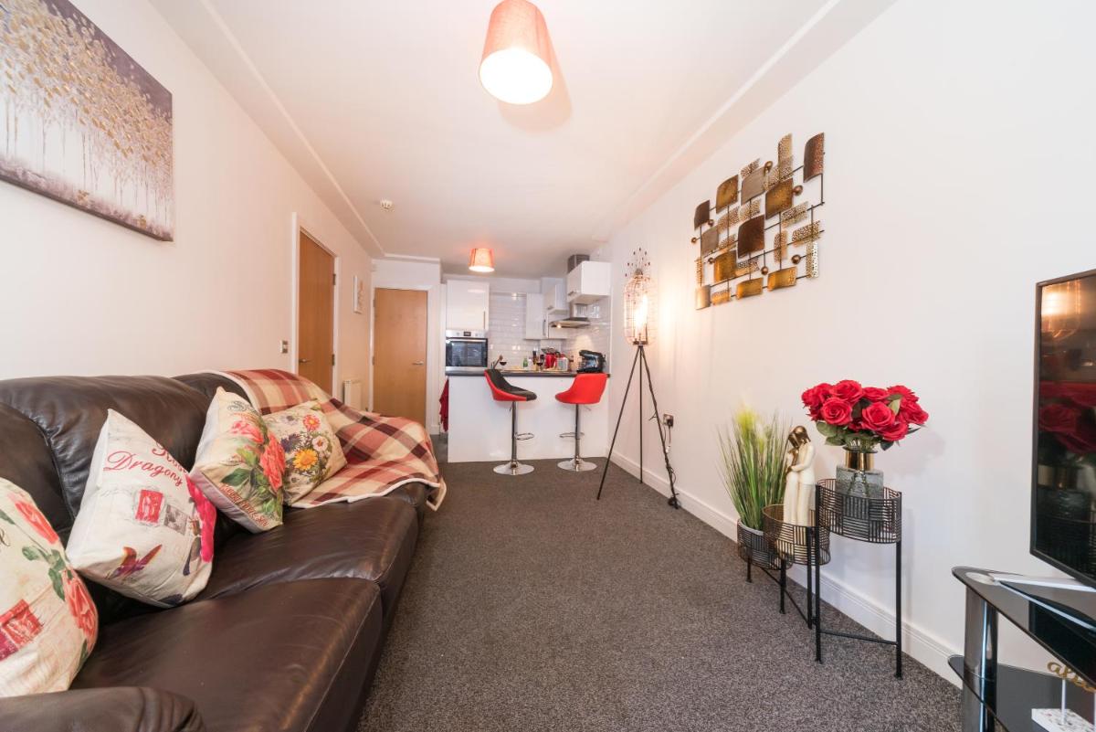City Centre Posh Parlour Gated Parking 1bed Wifi - Housity