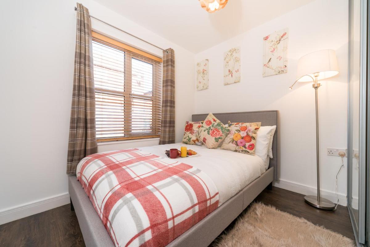 City Centre Posh Parlour Gated Parking 1bed Wifi - Housity