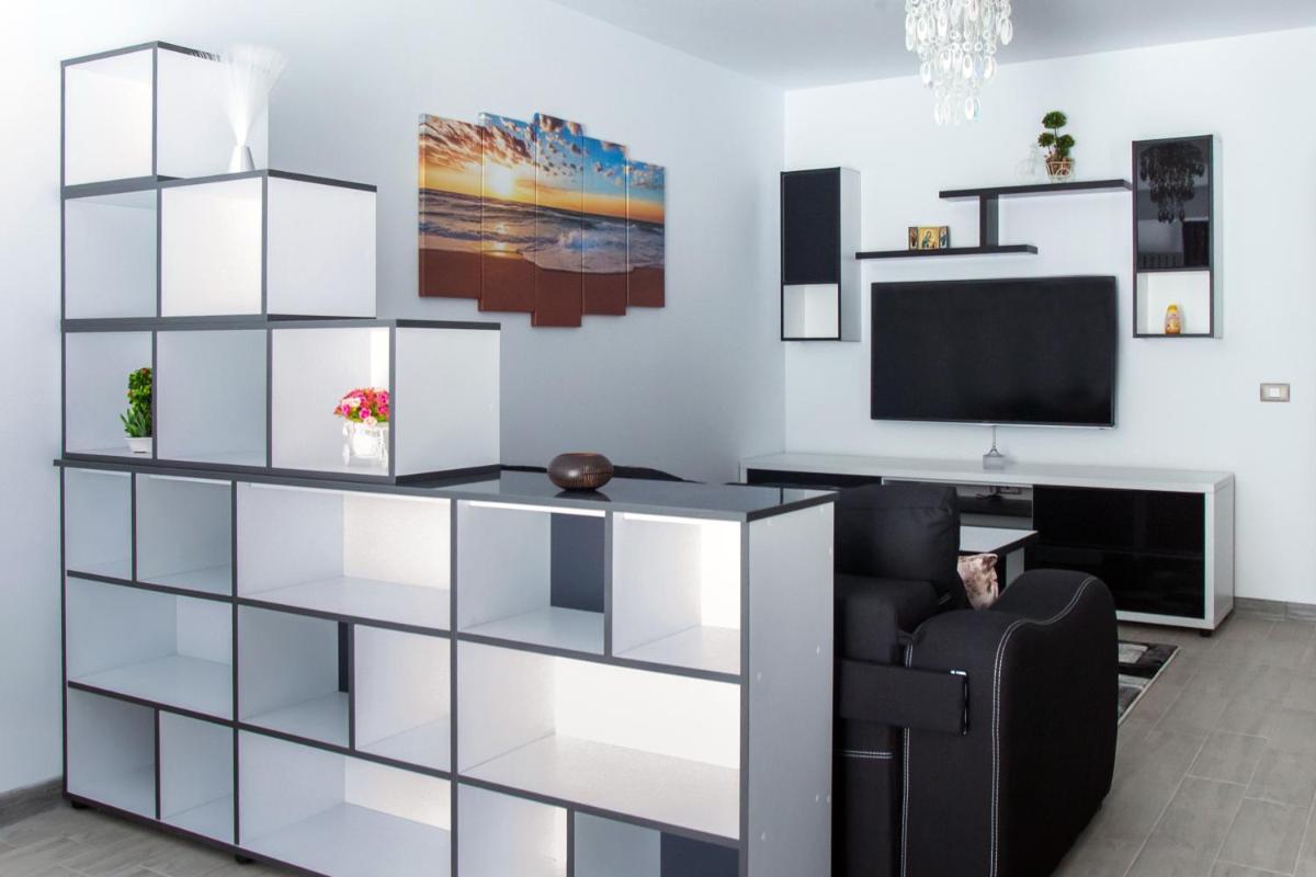 Suitetrails - Apartament Black&White 5