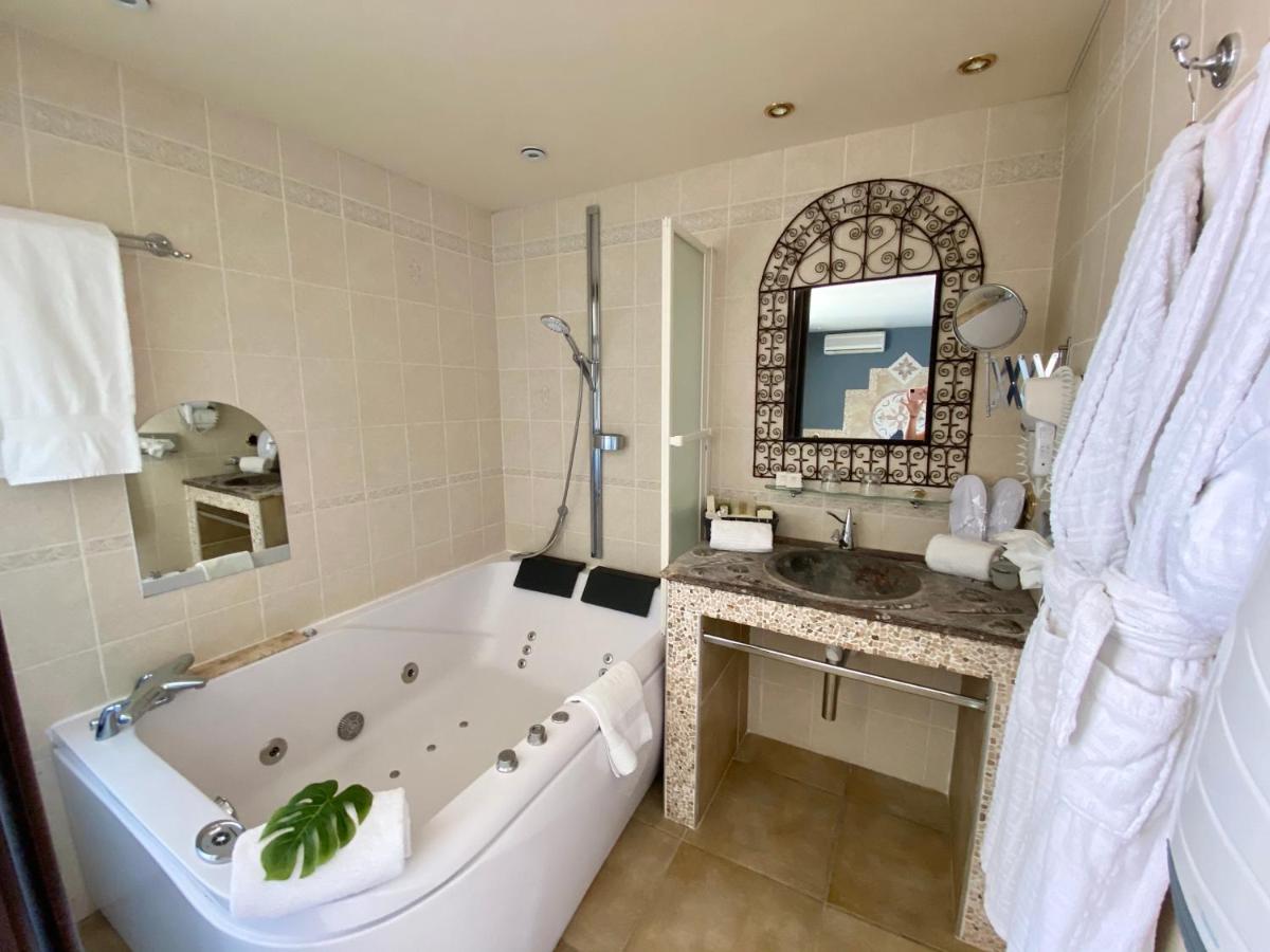 Logis Hôtel Les II Mas - Perpignan Sud - Housity