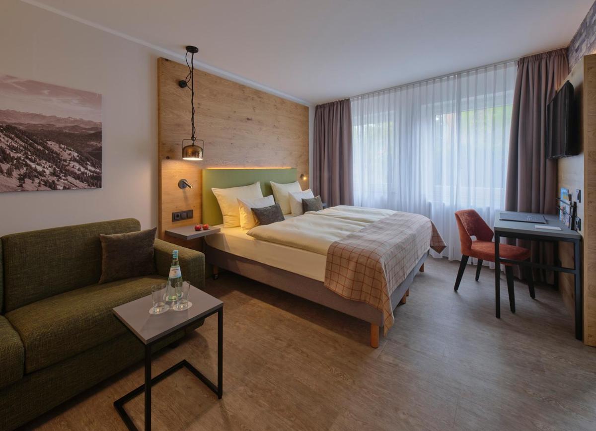 Hotel Restaurant Burg-Klause - Housity