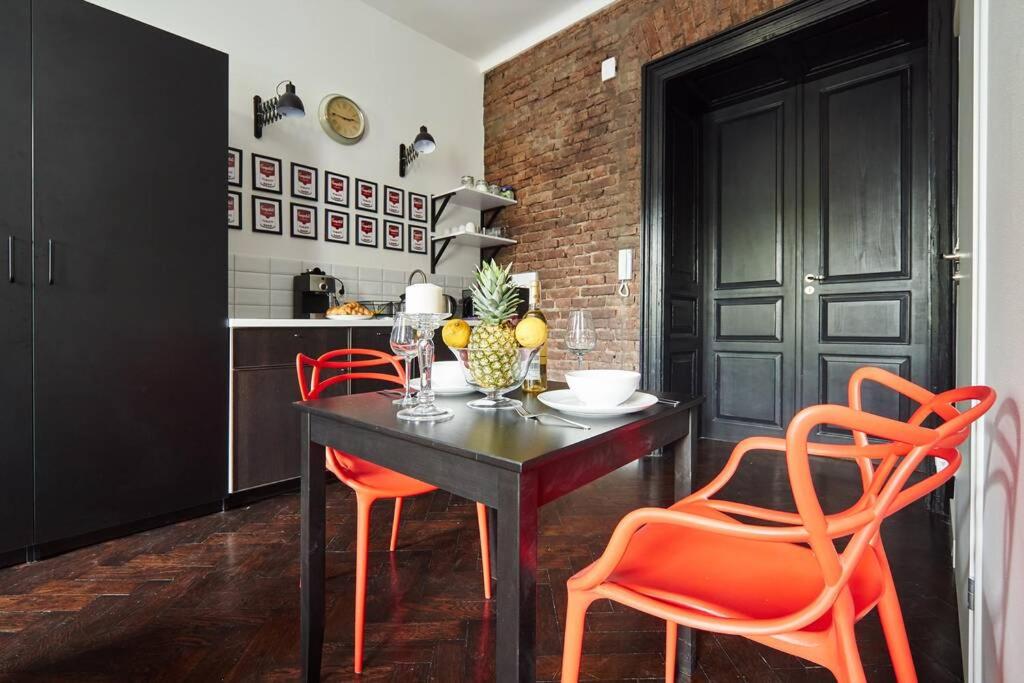 Unique Brick 1 - Old Town & Market Square - Housity