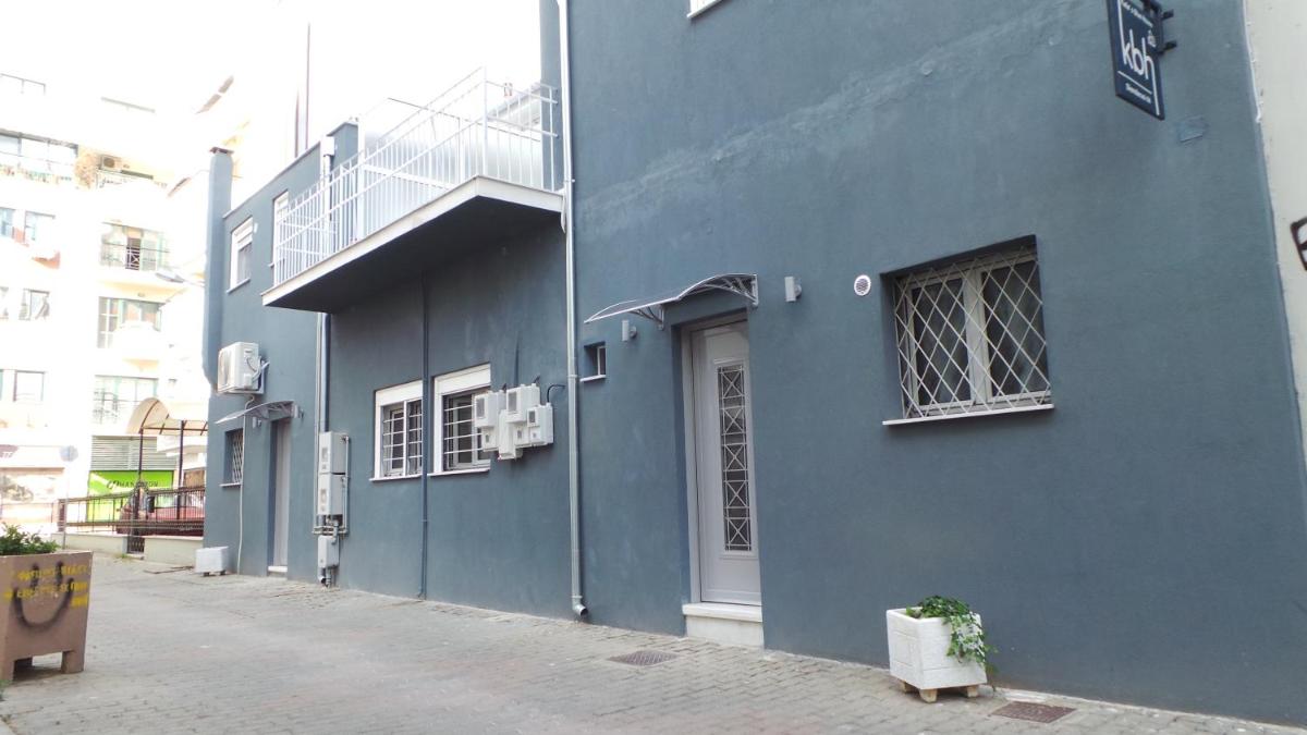 Katie's Blue House - Housity