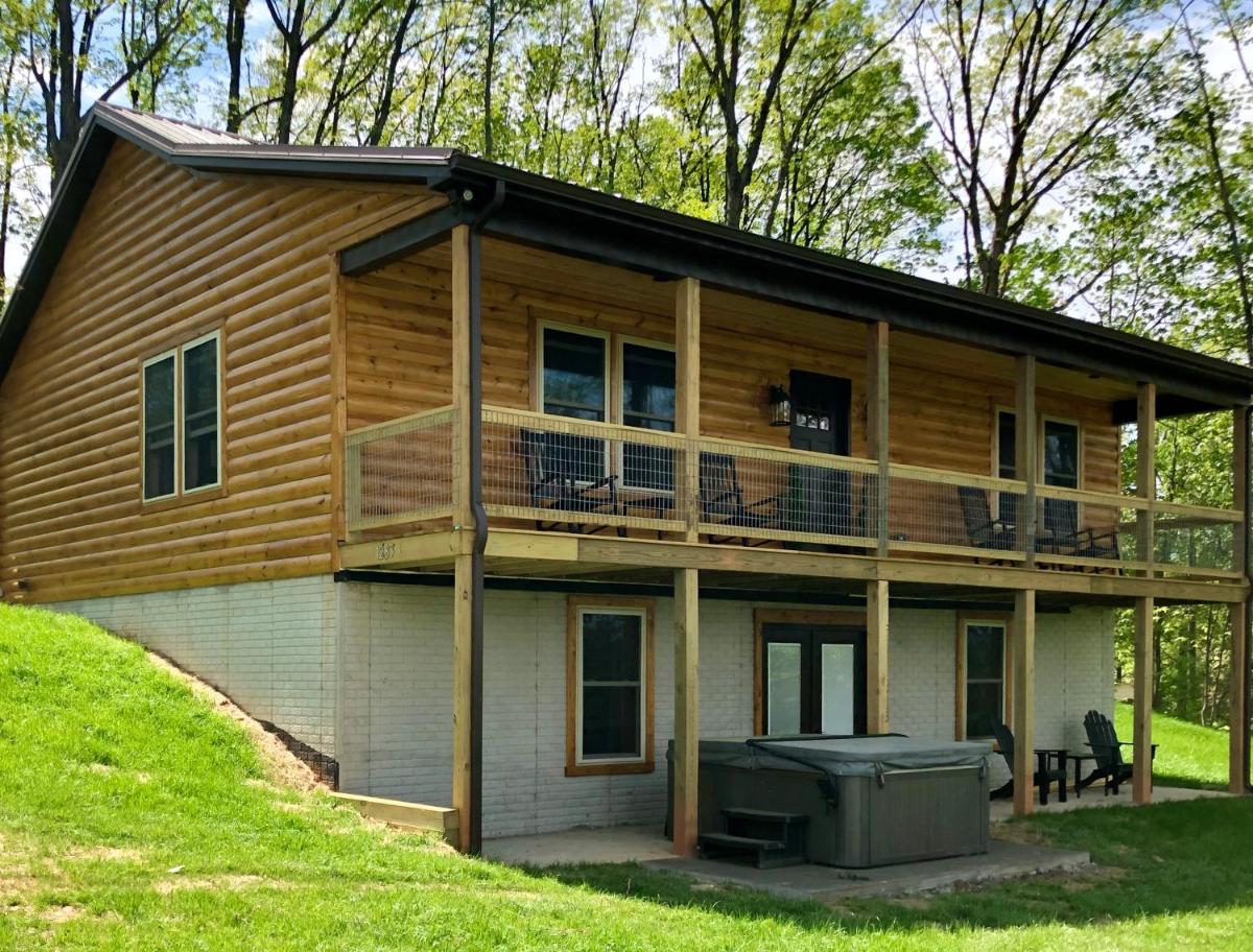 New cabin with stunning views, sleeps 6! - Housity
