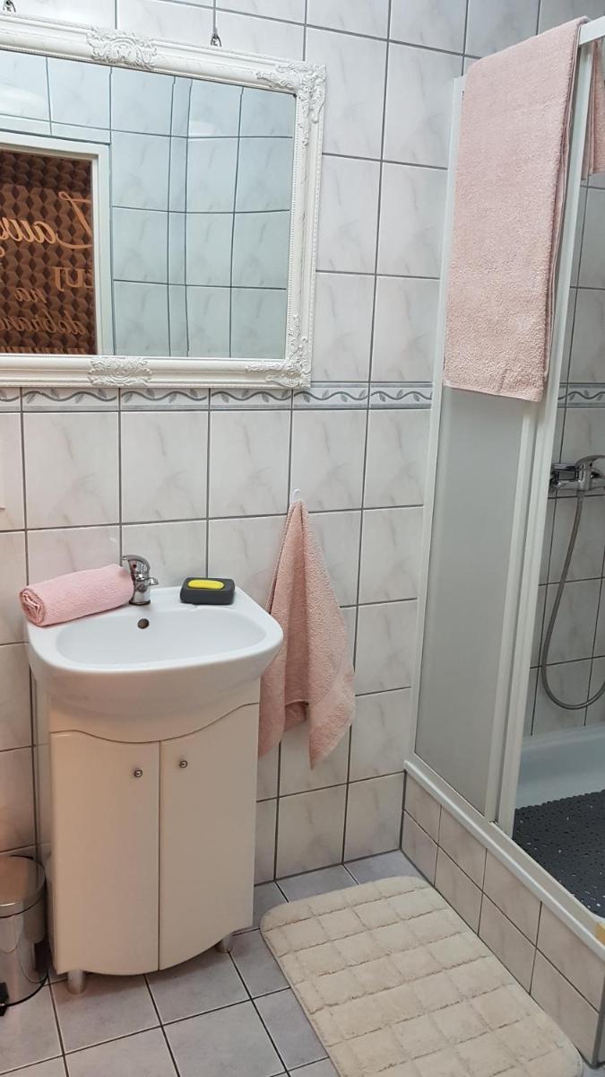 Pokoje Gościnne Zblewo - Housity