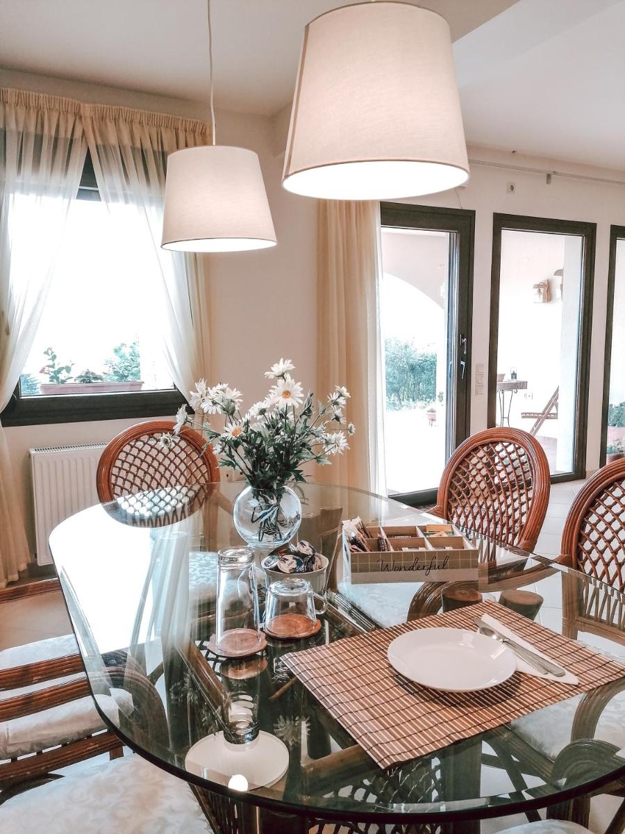 House with View in Amfithea - Housity