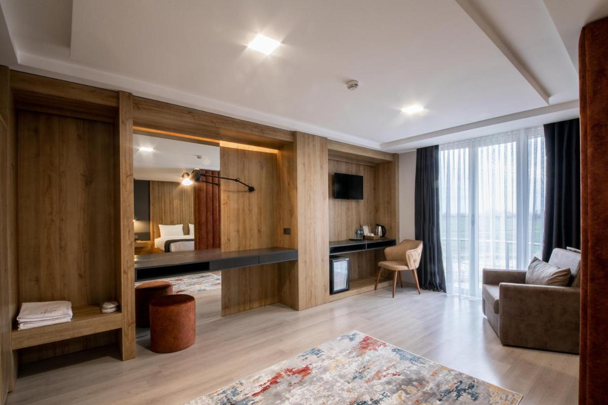Adresin Hotel - Housity