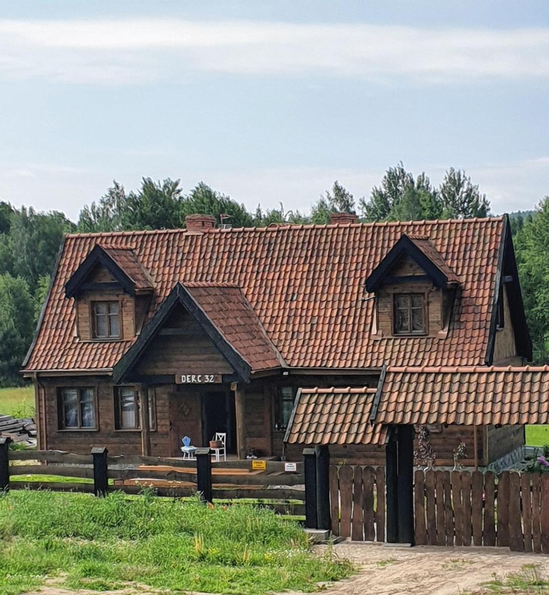 Malowniczy Zakątek w Dercu - Housity