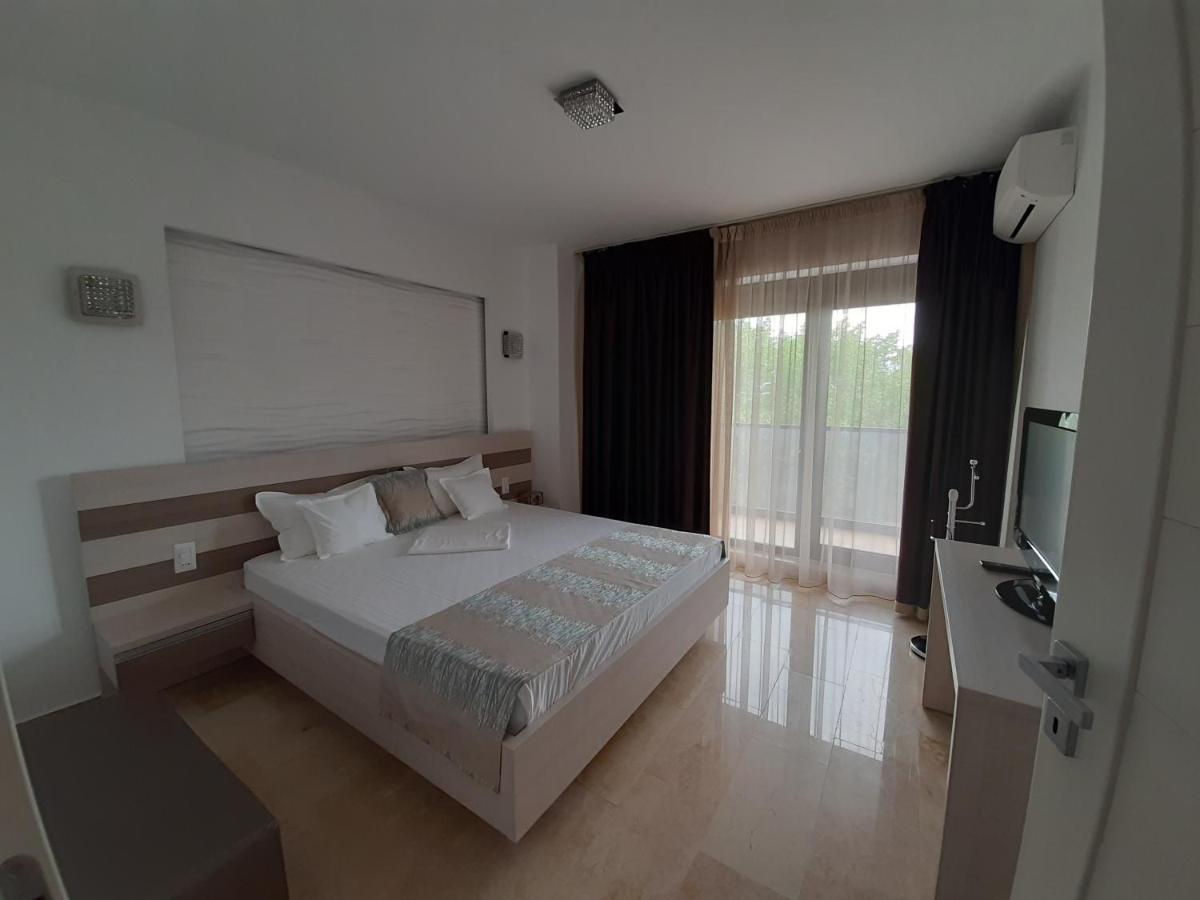 Apartament Sebastian - Vila Sophia 3 Mamaia - Housity