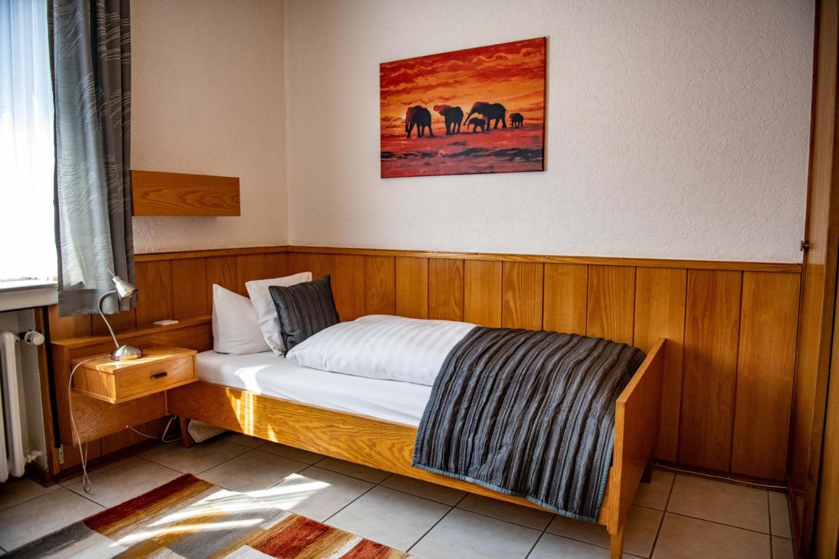 Hotel Zur Aue - Housity