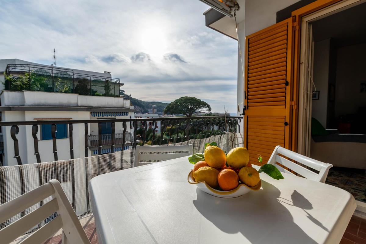 Virginia's Guest House - Housity