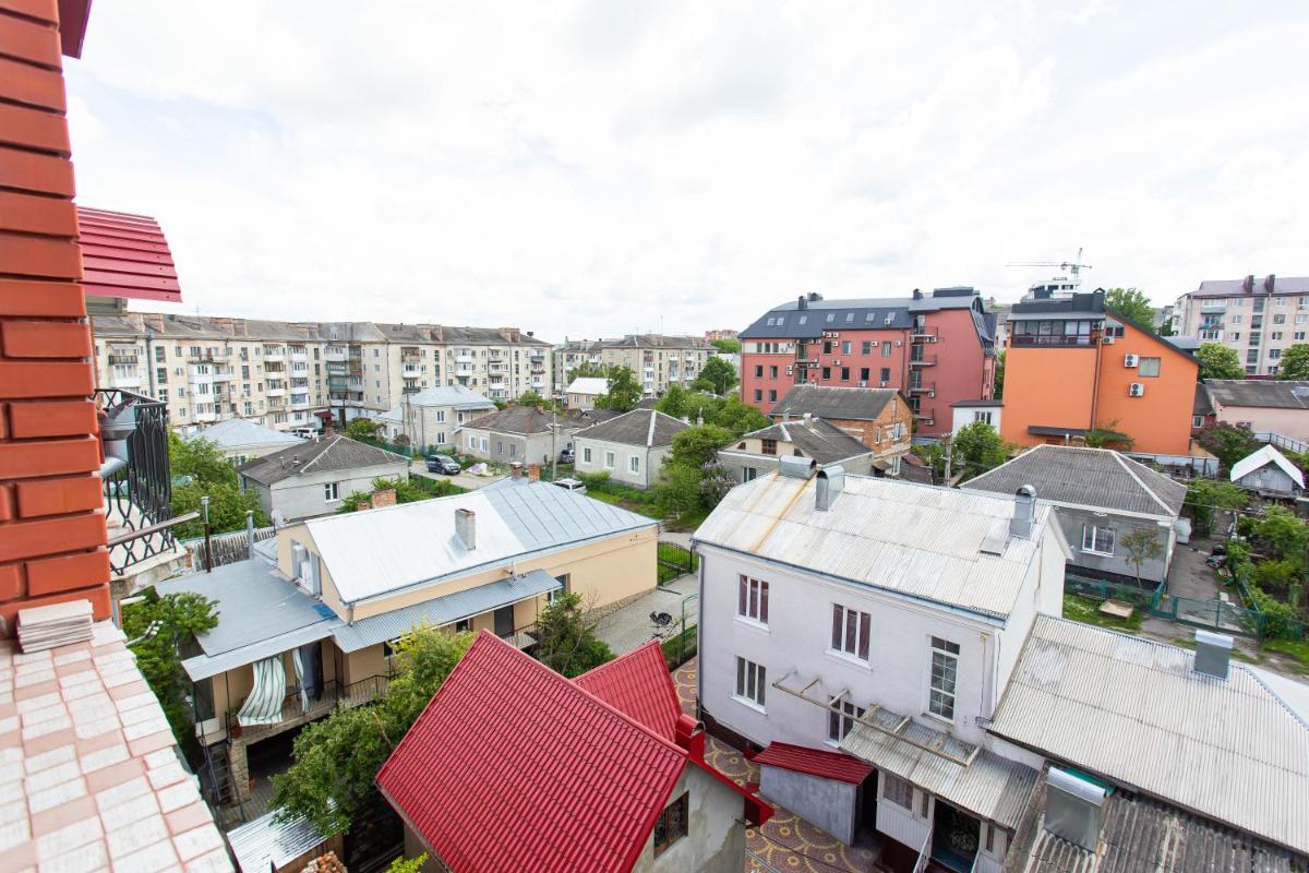 Комфортна Квартира з Шикарним видом на Озеро - Housity
