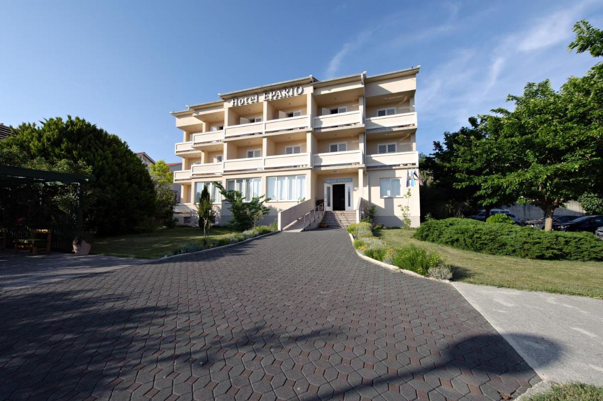 Hotel Epario - Housity