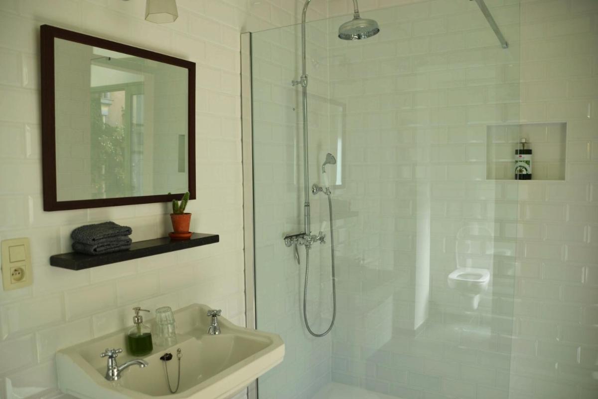 Suitetrails - Quiet apartment in Antwerp near parc - B&B InterMezzo - business & leisure