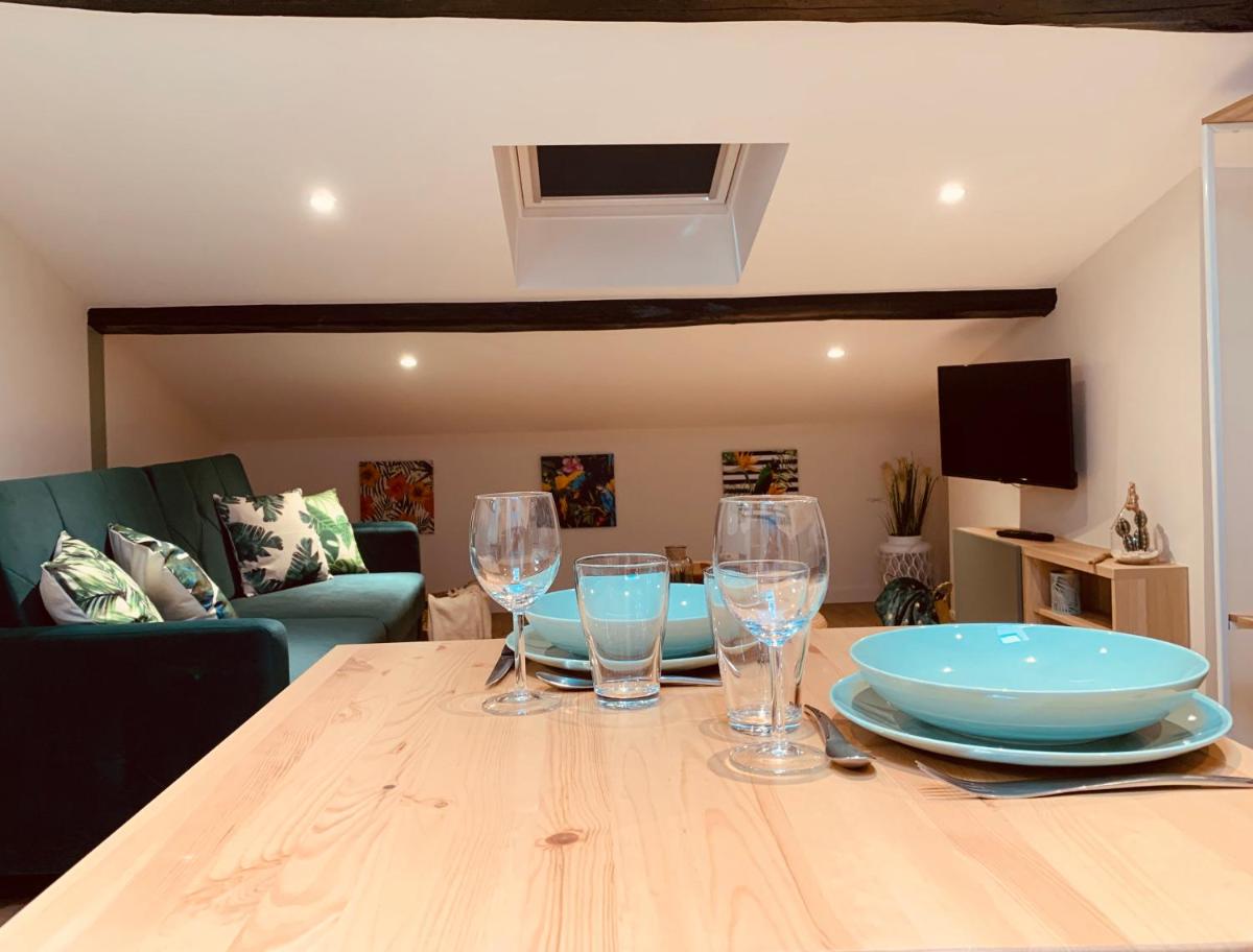 Warm & Wood - Housity