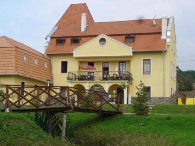 Cserhátvölgy Panzió - Housity