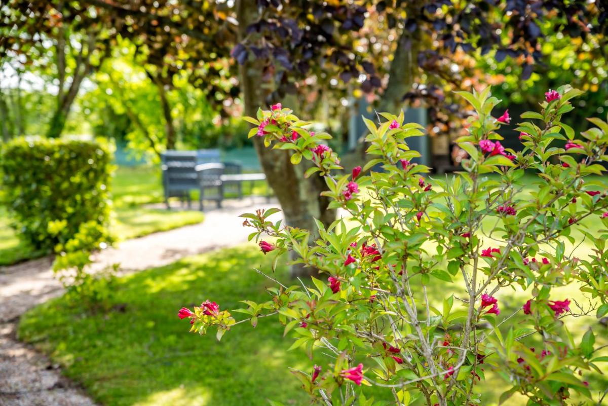 Jardin de l'établissement Carnac Lodge Hotel & Spa