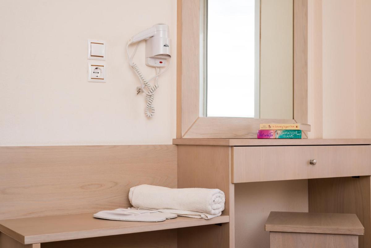 Sunray Hotel - Housity