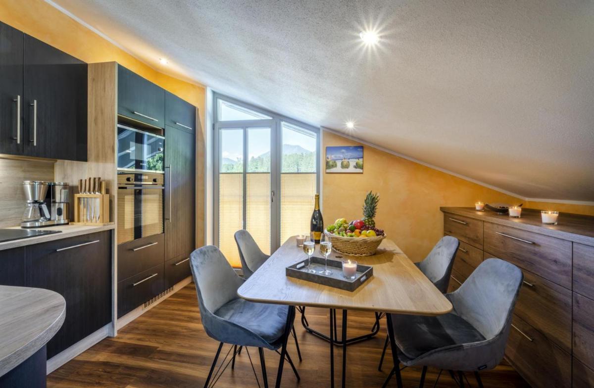 Küche/Küchenzeile in der Unterkunft Alpenglühn Apartments - Adult Only