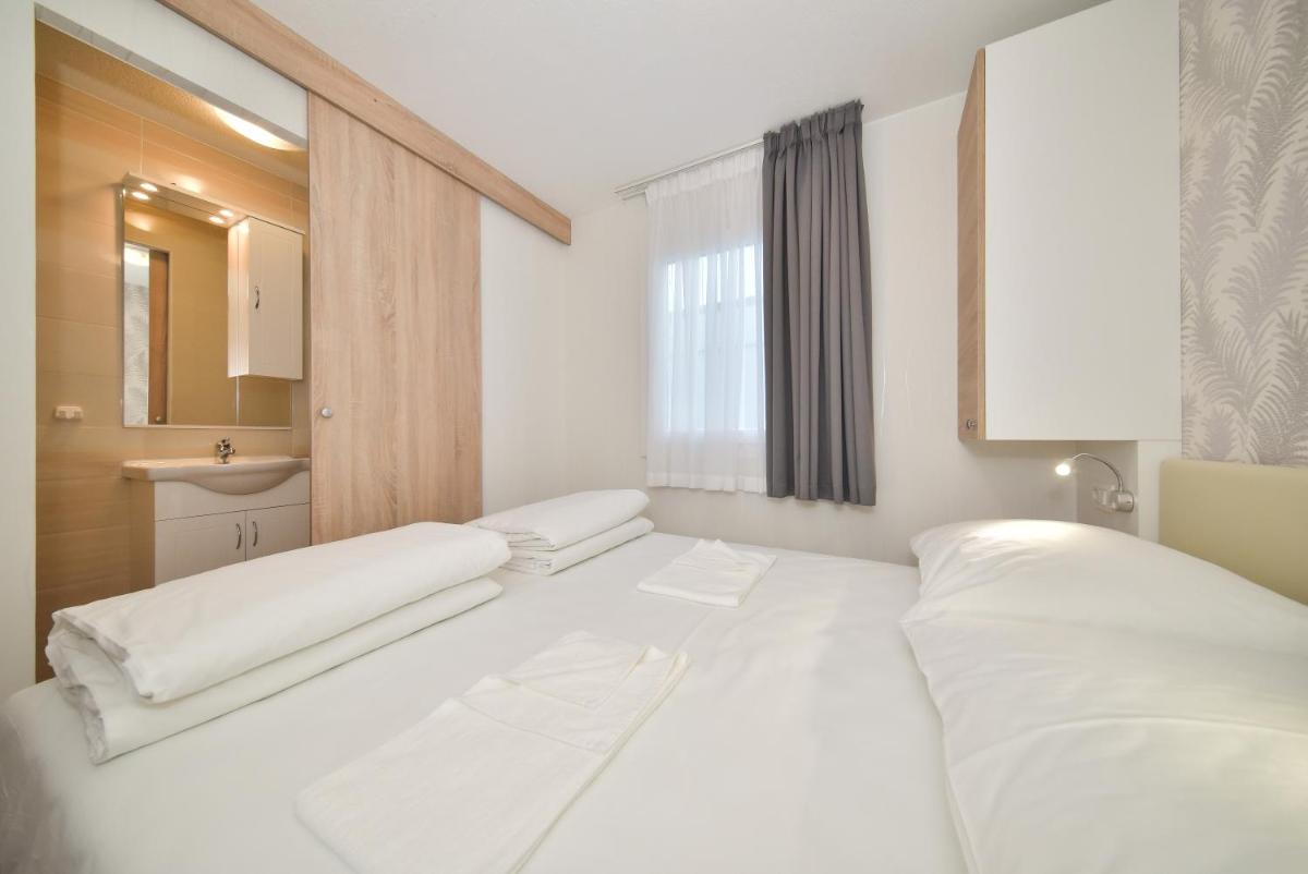 Mobile homes, Privlaka Zadar Dalmacija - private pool - Housity