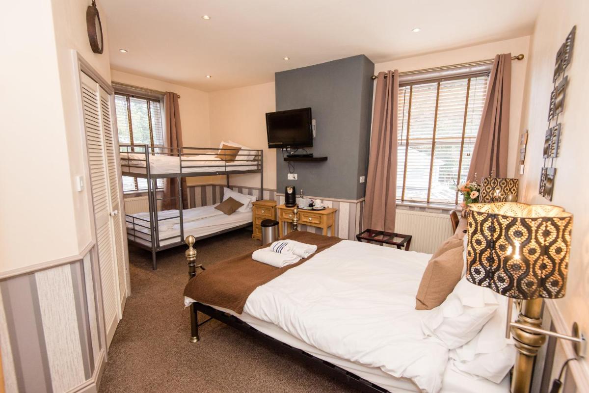 Dimple Well Lodge Hotel - Housity