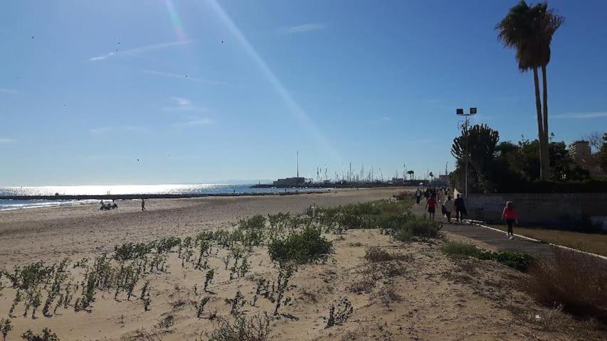 Apartamento estudio en playa Puig - Housity