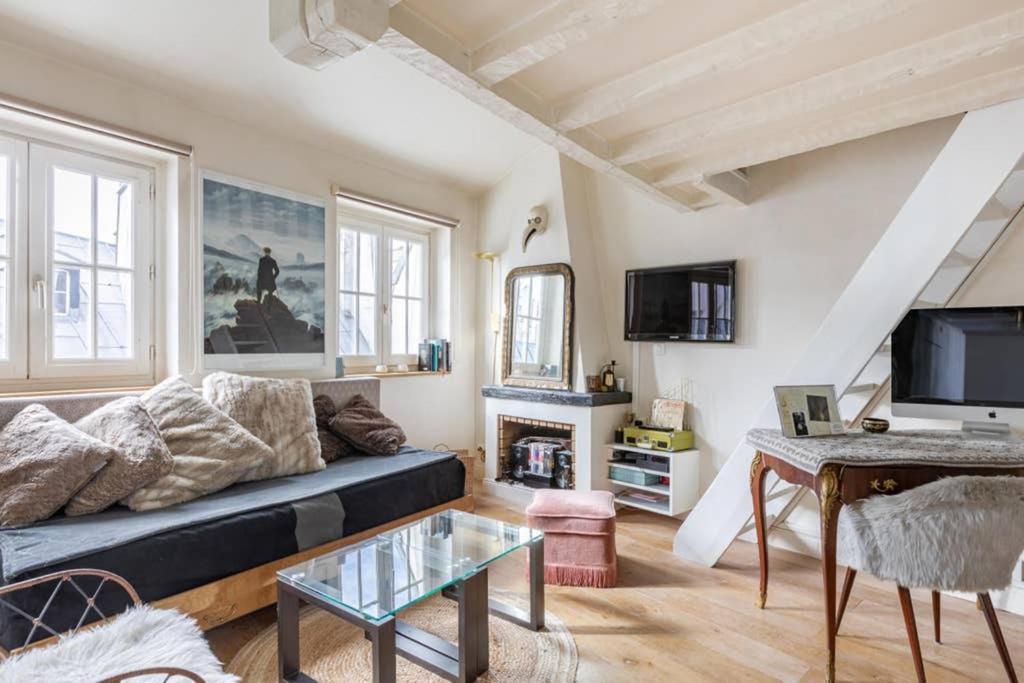 Charming and Chic Home - Notre Dame - Housity