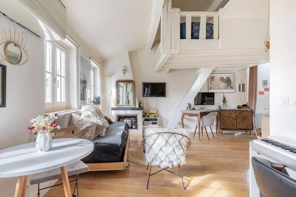 Charming and Chic Home - Notre Dame - Housity