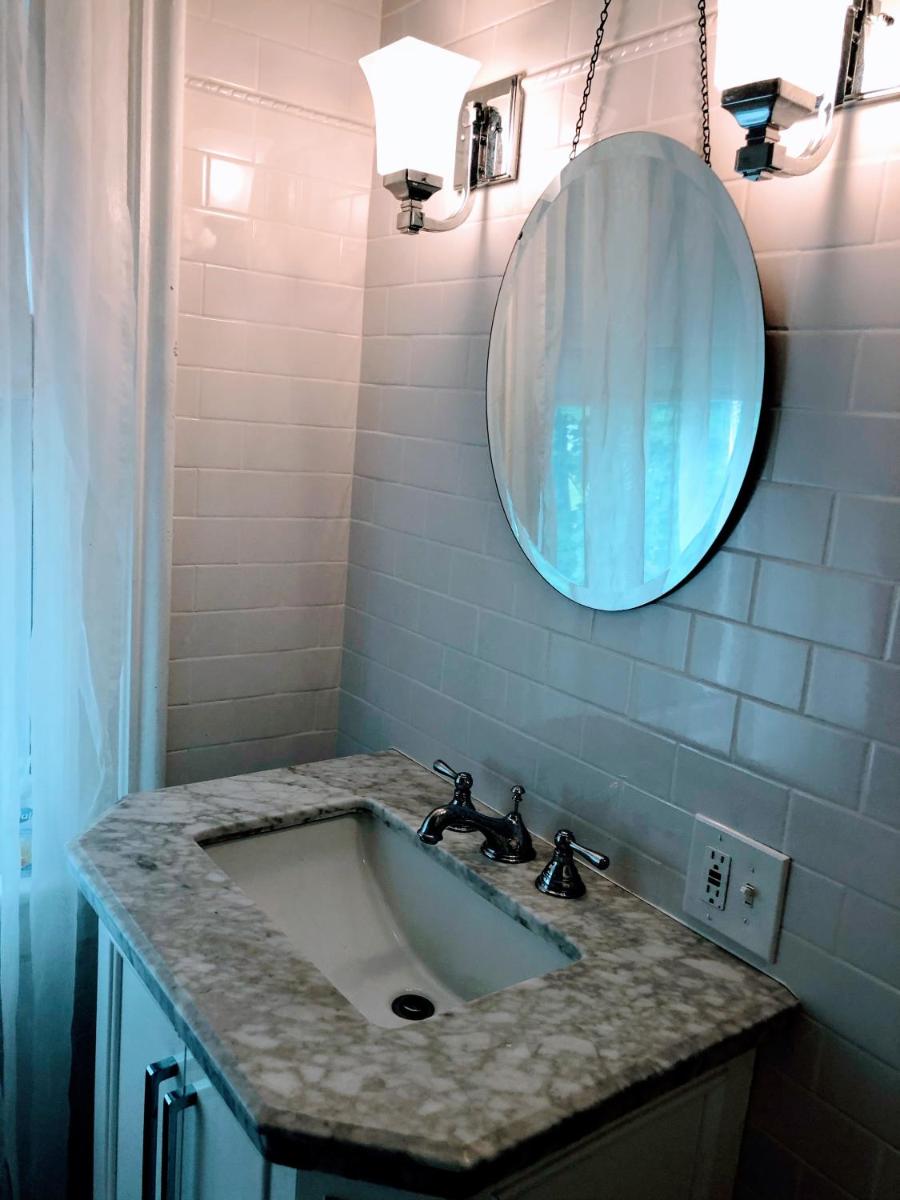 Gardner Farm Inn - Housity