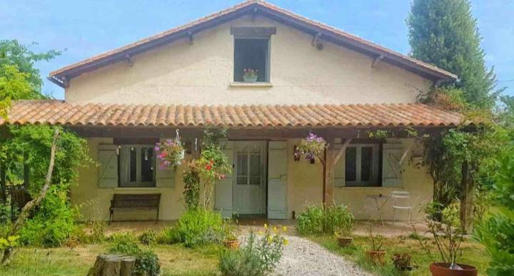 Holiday Chalet 1 set in beautiful country side - Housity