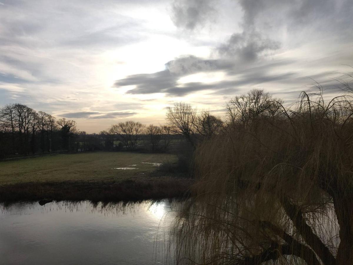River Penthouse Little Paxton - 75 Skipper Way - Housity