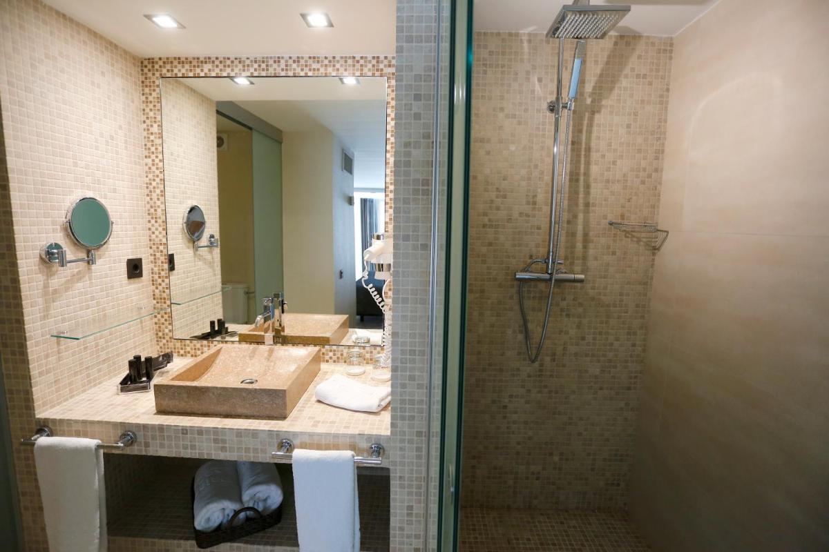 Un baño de Gran Palas Hotel - Spa incluido
