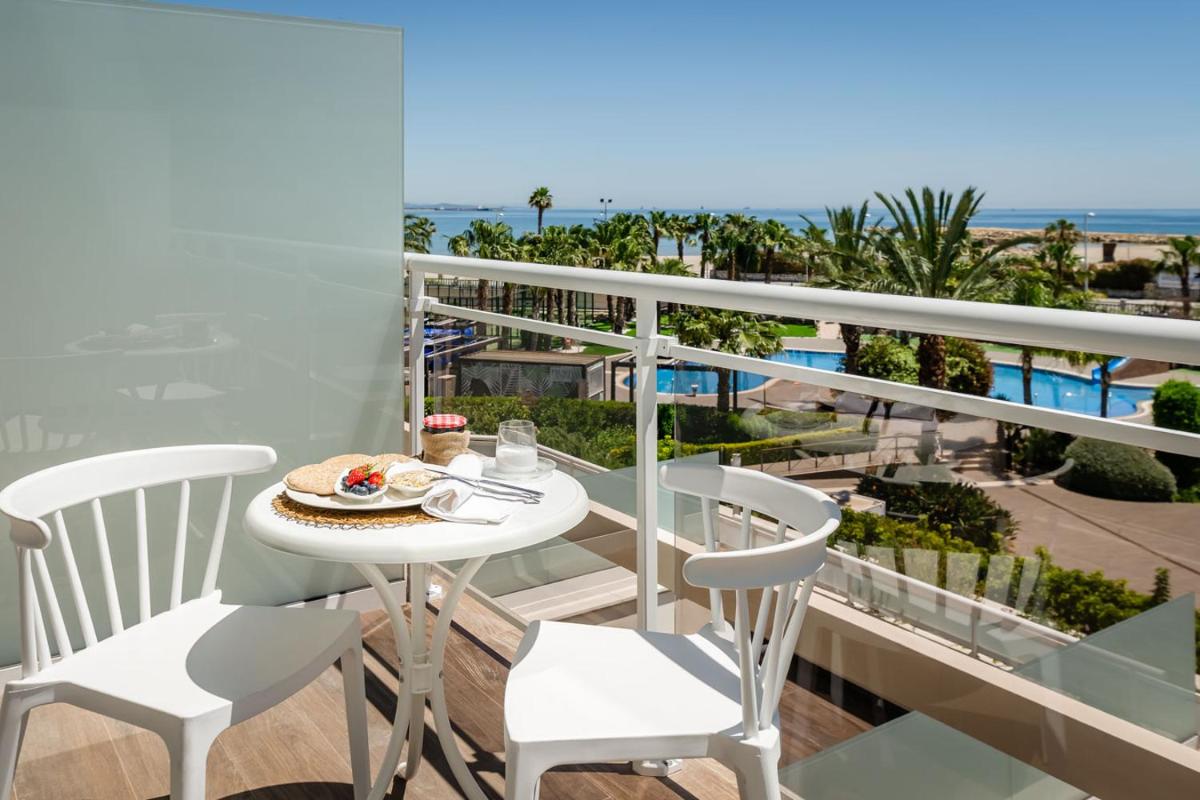 Un balcón o terraza de Gran Palas Hotel - Spa incluido